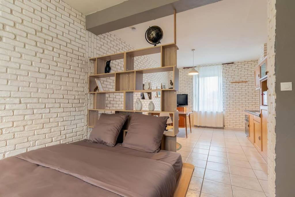 Le Graphite Appartement Auboue Buitenkant foto